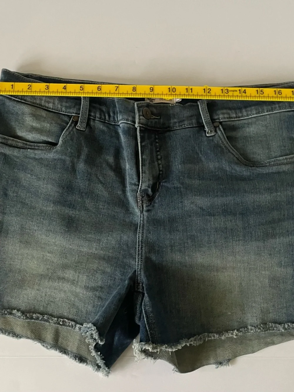 Carve Designs Maui Denim Shorts Favorite Fade Size 14 NWOT - Picture 5 of 8